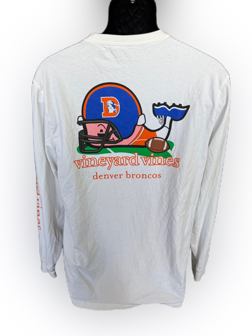 Vineyard Vines Classic White Denver Broncos Long Sleeve Tee. Size Medium